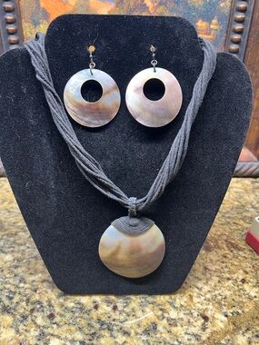 Iridescent Brown Shell Disc Necklace and Hoop Earrings Set